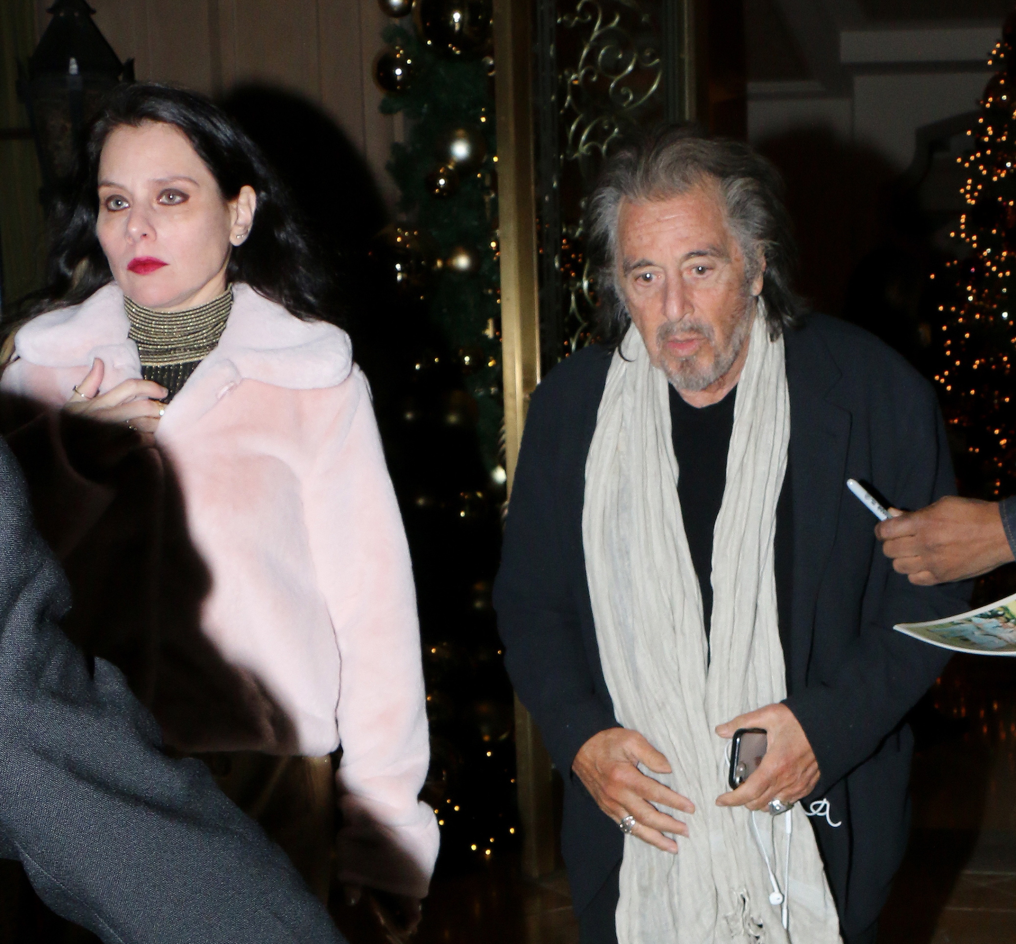 EXCLUSIVE: Al Pacino pauses to sign autographs as he leaves the Montage Beverly Hills with a mystery lady. Los Angeles, California - Monday January 6, 2019., Image: 491473956, License: Rights-managed, Restrictions: N, Model Release: no, Credit line: MHD/PacificCoastNews / Pacific coast news / Profimedia